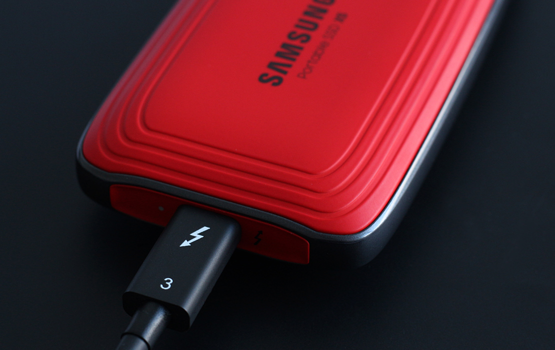 Стиль и скорость: обзор внешнего жесткого диска Samsung Portable SSD X5 Стиль и скорость: обзор внешнего жесткого диска Samsung Portable SSD X5