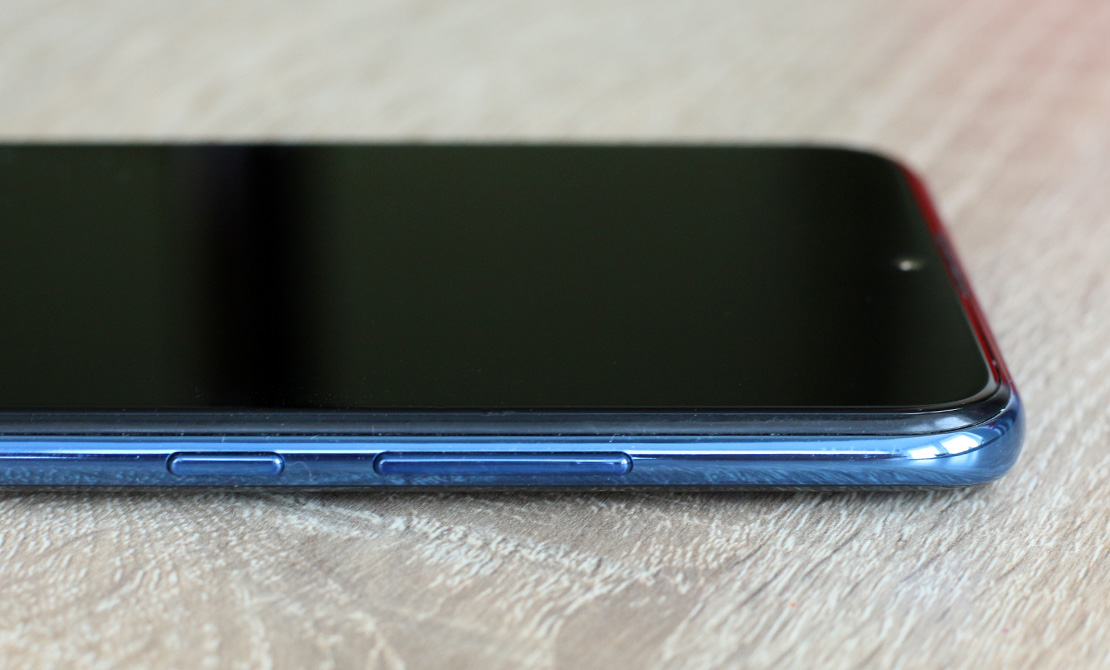 Обзор Honor 10 lite: стабильный средний класс или что-то большее?