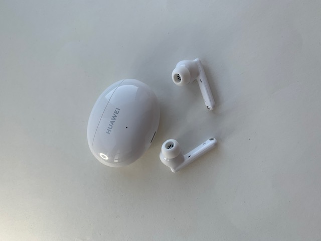 Обзор Huawei FreeBuds 4i: беспроводные наушники – это удобно! Обзор Huawei FreeBuds 4i: беспроводные наушники – это удобно!