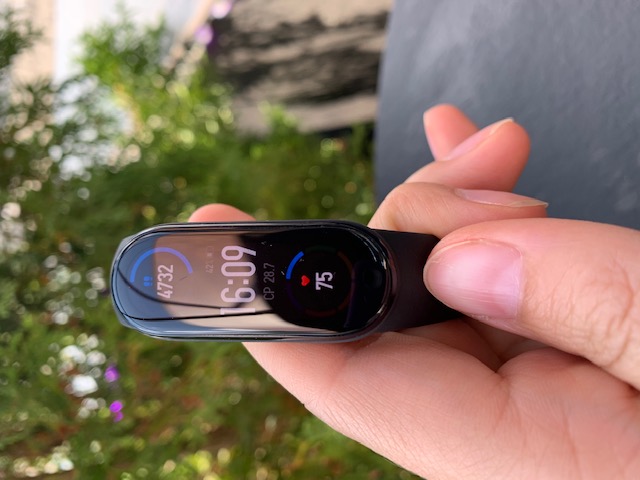 Обзор фитнес-браслета Mi Smart Band 6: полноэкранный AMOLED-дисплей и 130 новых циферблатов Обзор фитнес-браслета Mi Smart Band 6: полноэкранный AMOLED-дисплей и 130 новых циферблатов