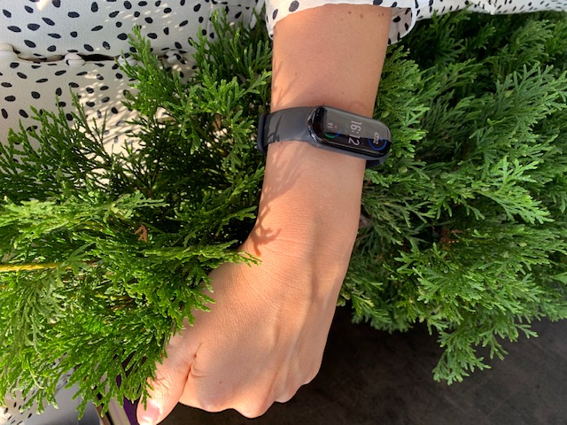 Обзор фитнес-браслета Mi Smart Band 6: полноэкранный AMOLED-дисплей и 130 новых циферблатов Обзор фитнес-браслета Mi Smart Band 6: полноэкранный AMOLED-дисплей и 130 новых циферблатов