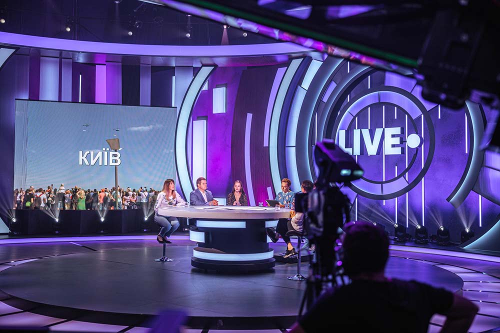 “Діалог з країною.Україна 30”: перший прямий ефір в оновленій студії LIVE “Діалог з країною.Україна 30”: перший прямий ефір в оновленій студії LIVE