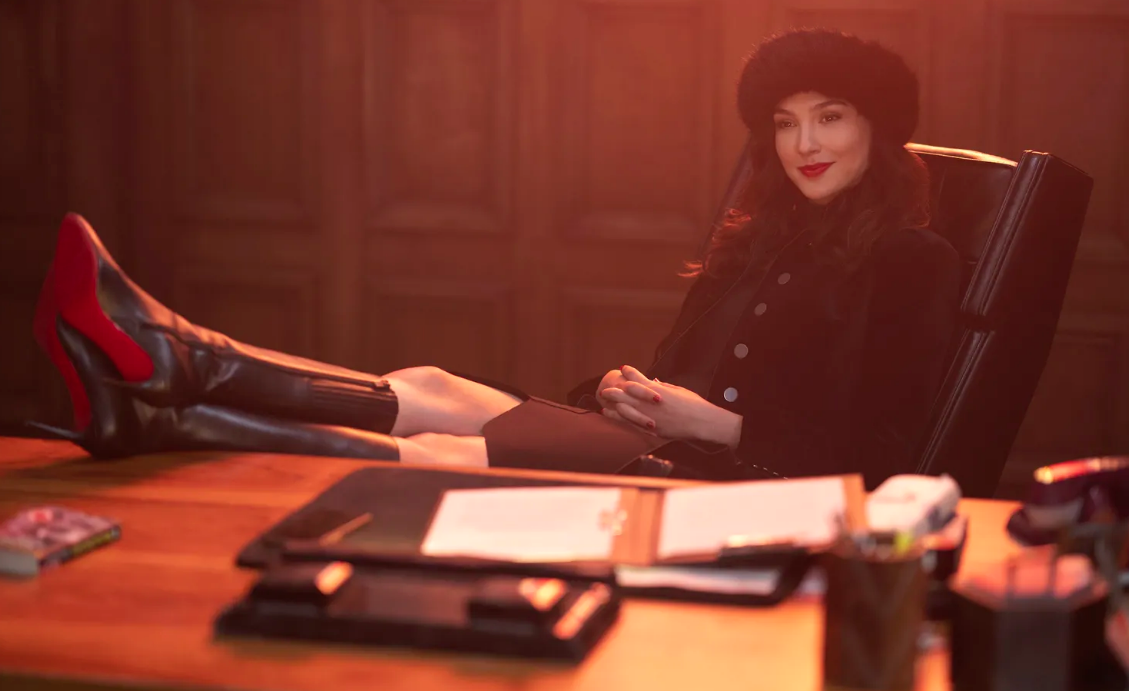 Кому достанется яйцо? «Красное уведомление» / Red Notice - новый фильм от Netflix Кому достанется яйцо? «Красное уведомление» / Red Notice - новый фильм от Netflix