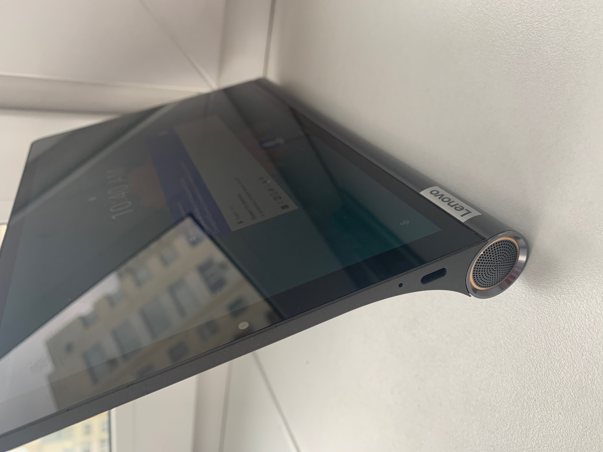 Идеи новогодних подарков, или Обзор планшета Lenovo Yoga Smart Tab Идеи новогодних подарков, или Обзор планшета Lenovo Yoga Smart Tab
